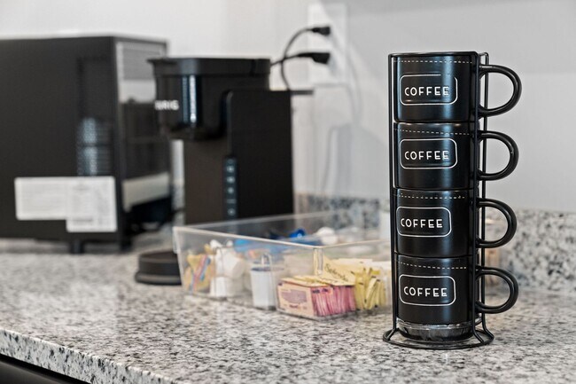 Building Photo - Modern Comforts in Clarksville – Stylish 2BR, 2.5BA Home Near Downtown