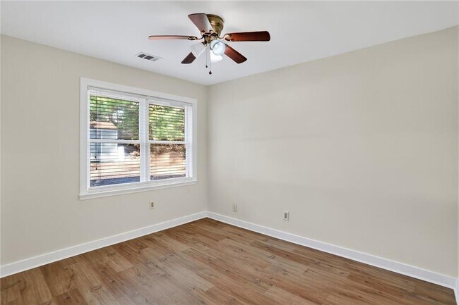 Building Photo - 14895 Freemanville Rd