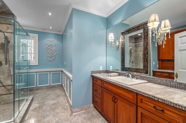 Building Photo - 5135 Ellsworth Ave