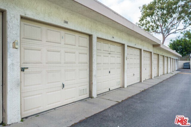 Building Photo - 3613 Kalsman Dr