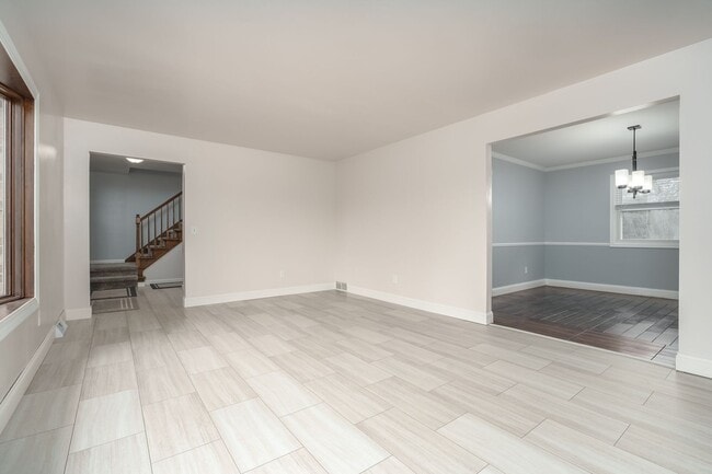 Building Photo - 4 Bedroom Home in Richland