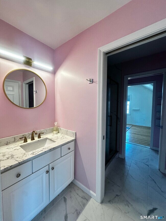 Building Photo - 9 Leeward Ln