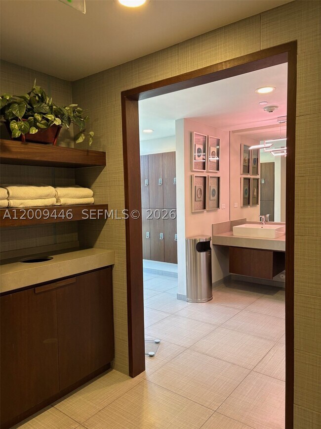 Building Photo - 5875 Collins Ave
