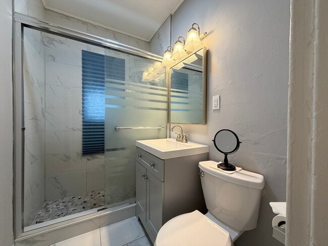 Building Photo - 60 Ellerton Rd