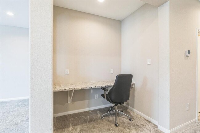 Building Photo - 3202 Cache Crossing Dr