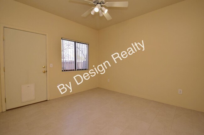 Building Photo - Newly Updated 3 Bed 2 Bath Townhome in Gated Central Tucson Community with Mountain Views