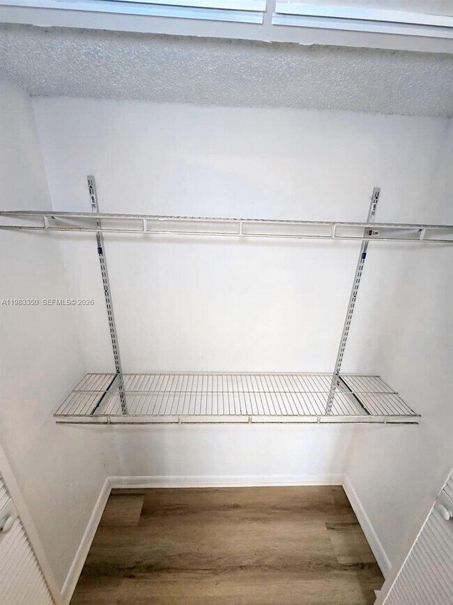 Building Photo - 20130 NE 3rd Ct