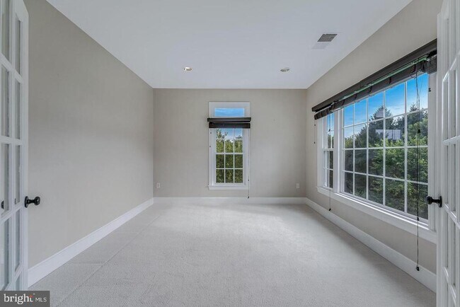 Building Photo - 615 Nalls Farm Way