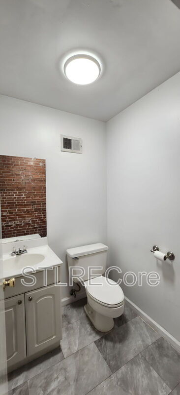 Building Photo - 812 Lafayette Ave