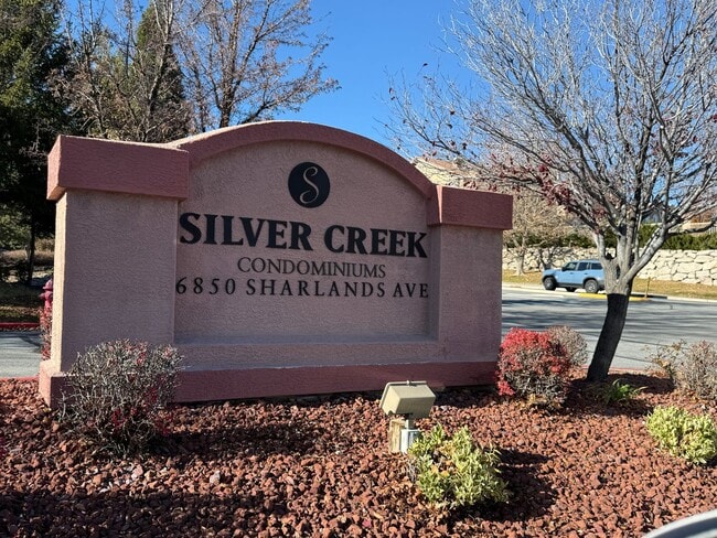 Building Photo - Cute 2 bedroom, 2 bath condo