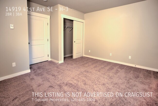 Building Photo - Double Master Bedrooms and a HUGE Bonus Ro...