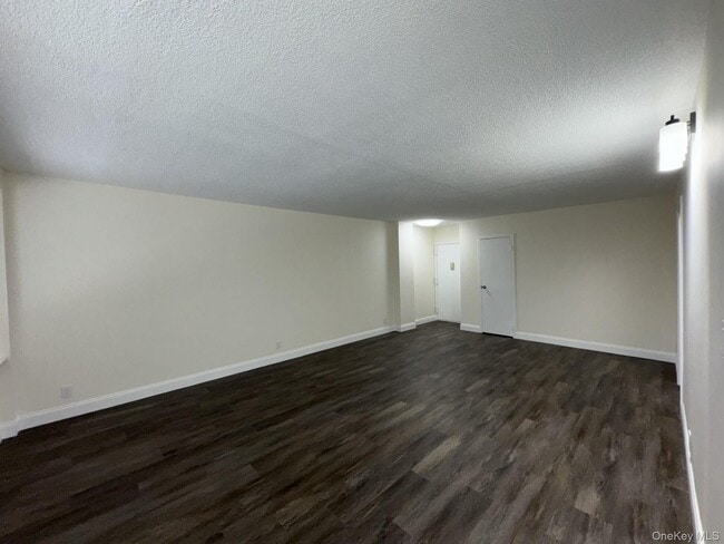Building Photo - 15 Stewart Pl
