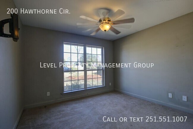 Building Photo - 200 Hawthorne Cir