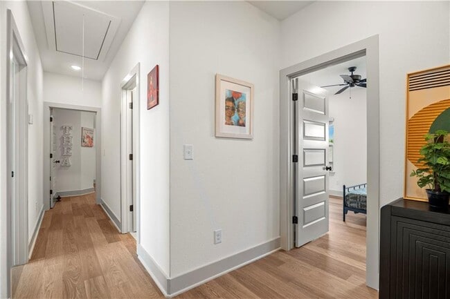 Building Photo - 3200 SW Rosemont Ave