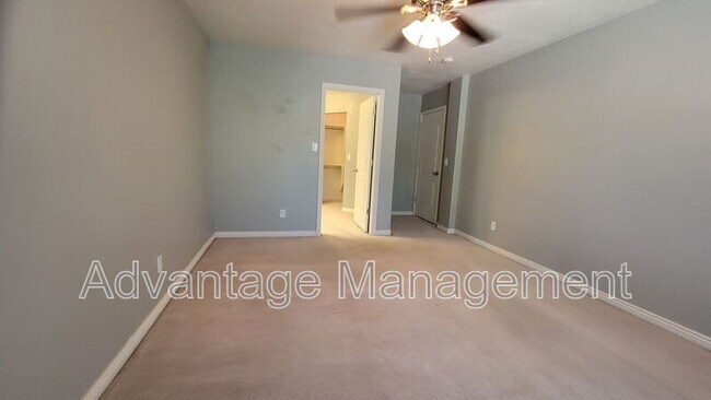 Building Photo - 251 Sunshine Dr
