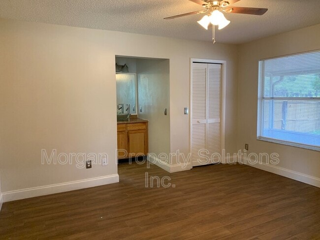 Building Photo - 9981 Triple Crown Cir