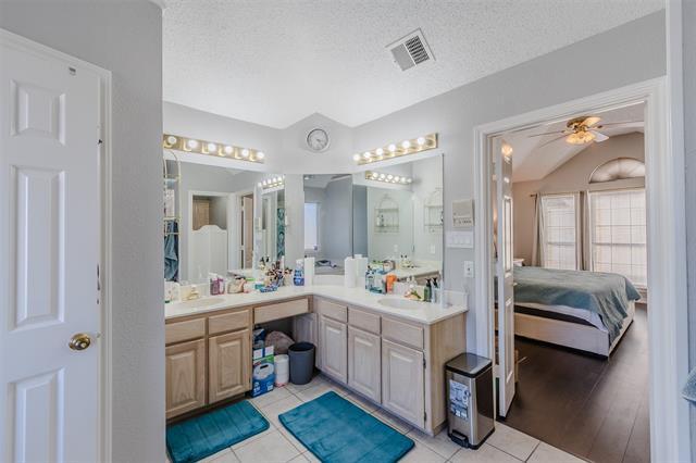 Building Photo - 4210 Oak Mt Dr