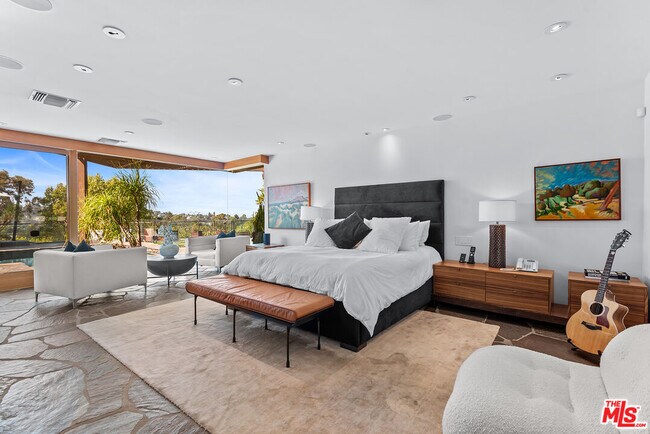 Building Photo - 4305 Clear Valley Dr