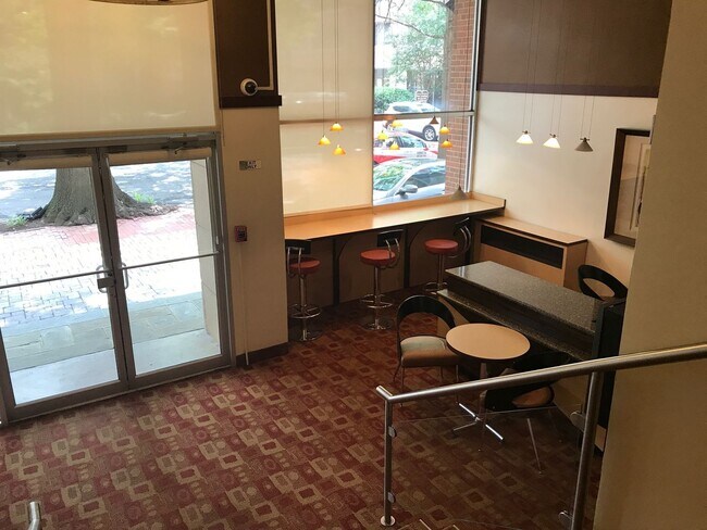 Building Photo - FREE RENT! Great Foggy Bottom One Bedroom with Roof Top Pool & Gym includes utilities!