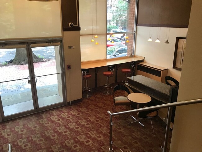 Building Photo - Great Foggy Bottom One Bedroom with Roof T...