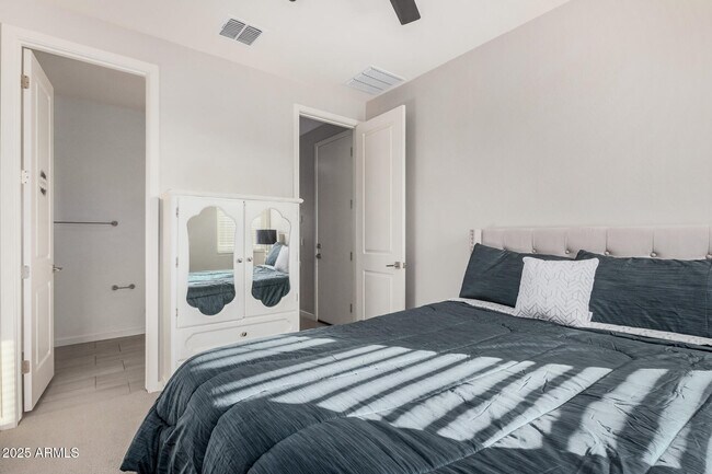 Building Photo - 11022 W Levi Dr