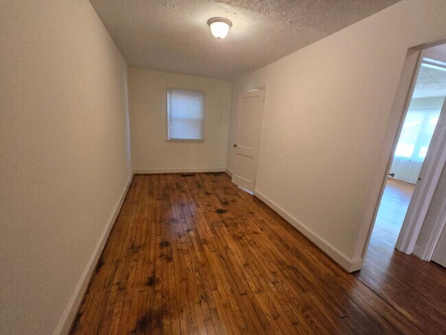 Building Photo - 1855 Broadell Dr