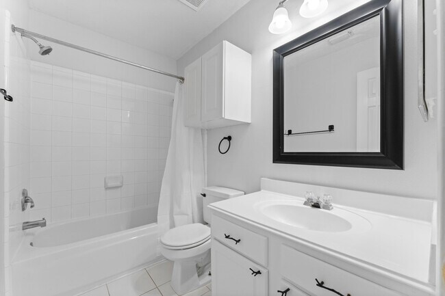 Building Photo - 15 Timberstar St