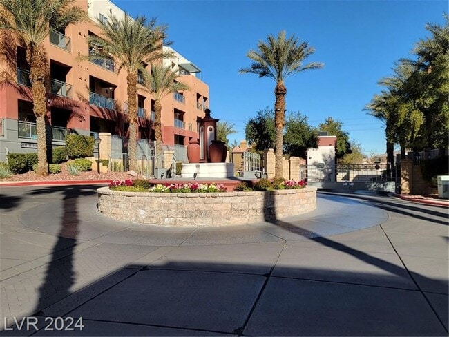 Building Photo - MIDRISE 2 BED, 2 BATH CONDO IN GUARD-GATED...