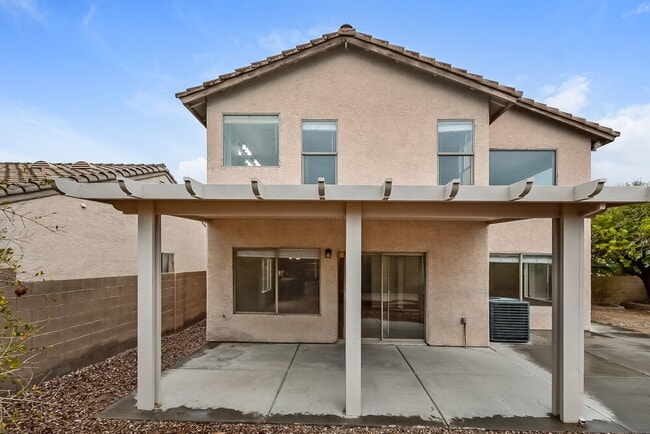 Building Photo - 4701 Cliff Breeze Dr