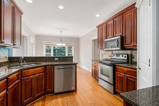 Building Photo - 3630 Amherst Dr