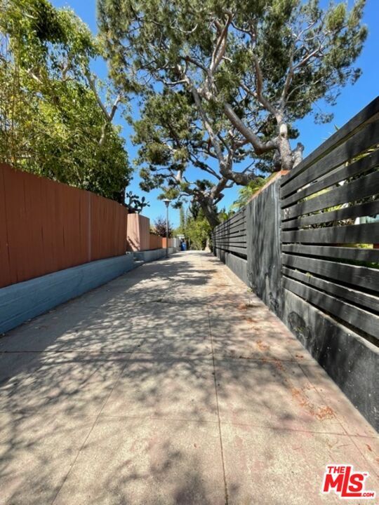 Building Photo - 119 Paloma Ave