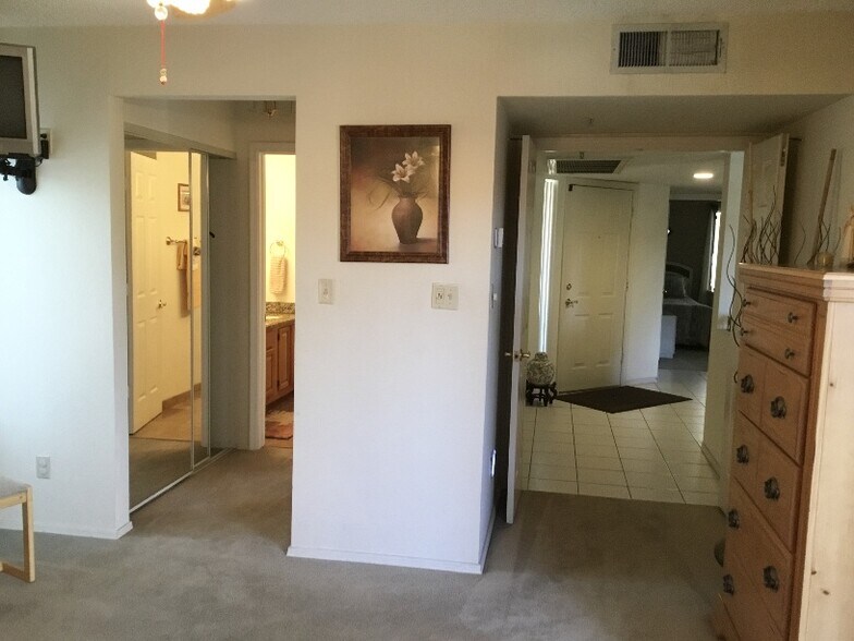 Building Photo - 9775 N 93rd Way