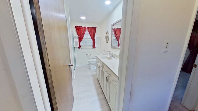 Building Photo - Single Level Living With No Exterior Maintenance!