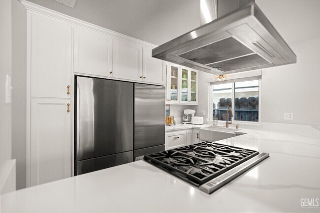 Building Photo - 5209 Pla Vada Dr