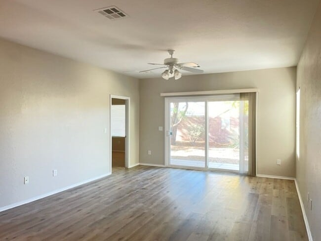 Building Photo - Single story home located in a  55+Communi...