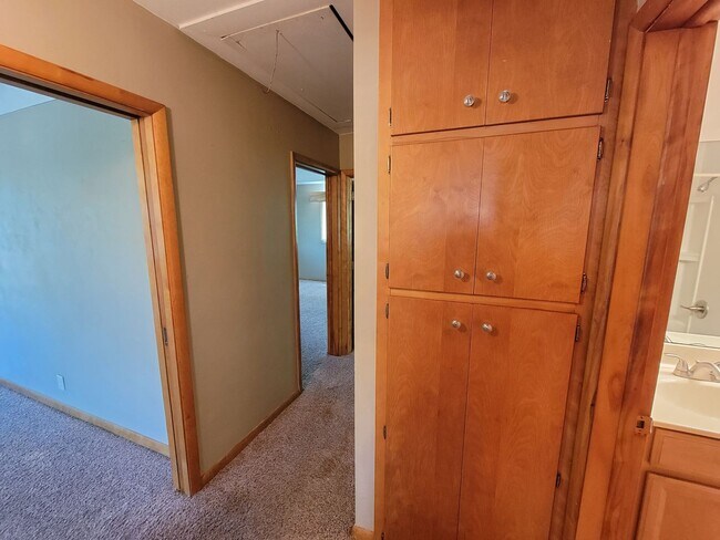 Building Photo - 1103 College St