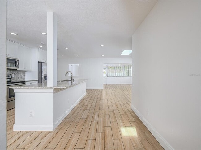 Building Photo - 14605 Brentwood Ln