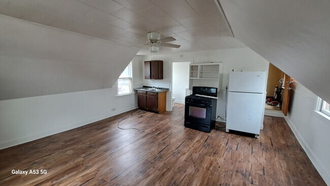 Building Photo - 1132 E Lovejoy St