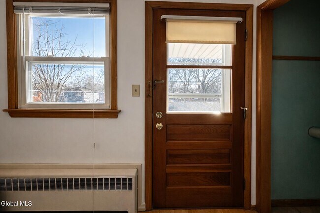 Building Photo - 113 Russell Rd