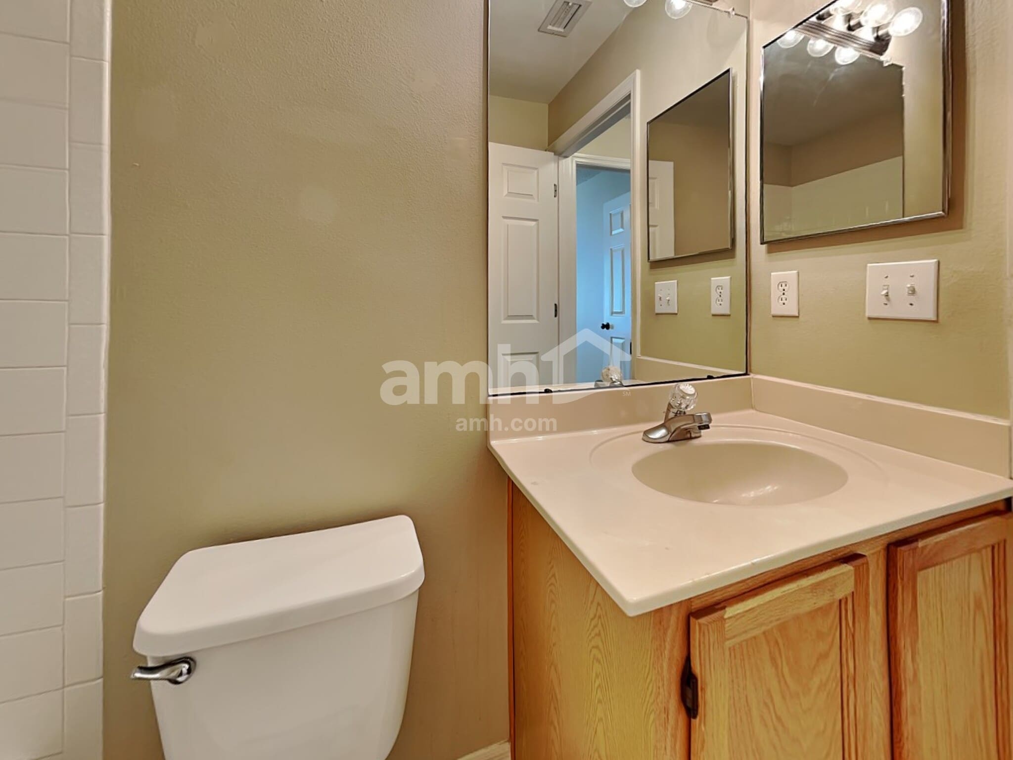 Building Photo - 27346 Breakers Dr