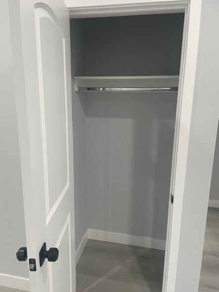 Building Photo - 17032 Midwood Dr