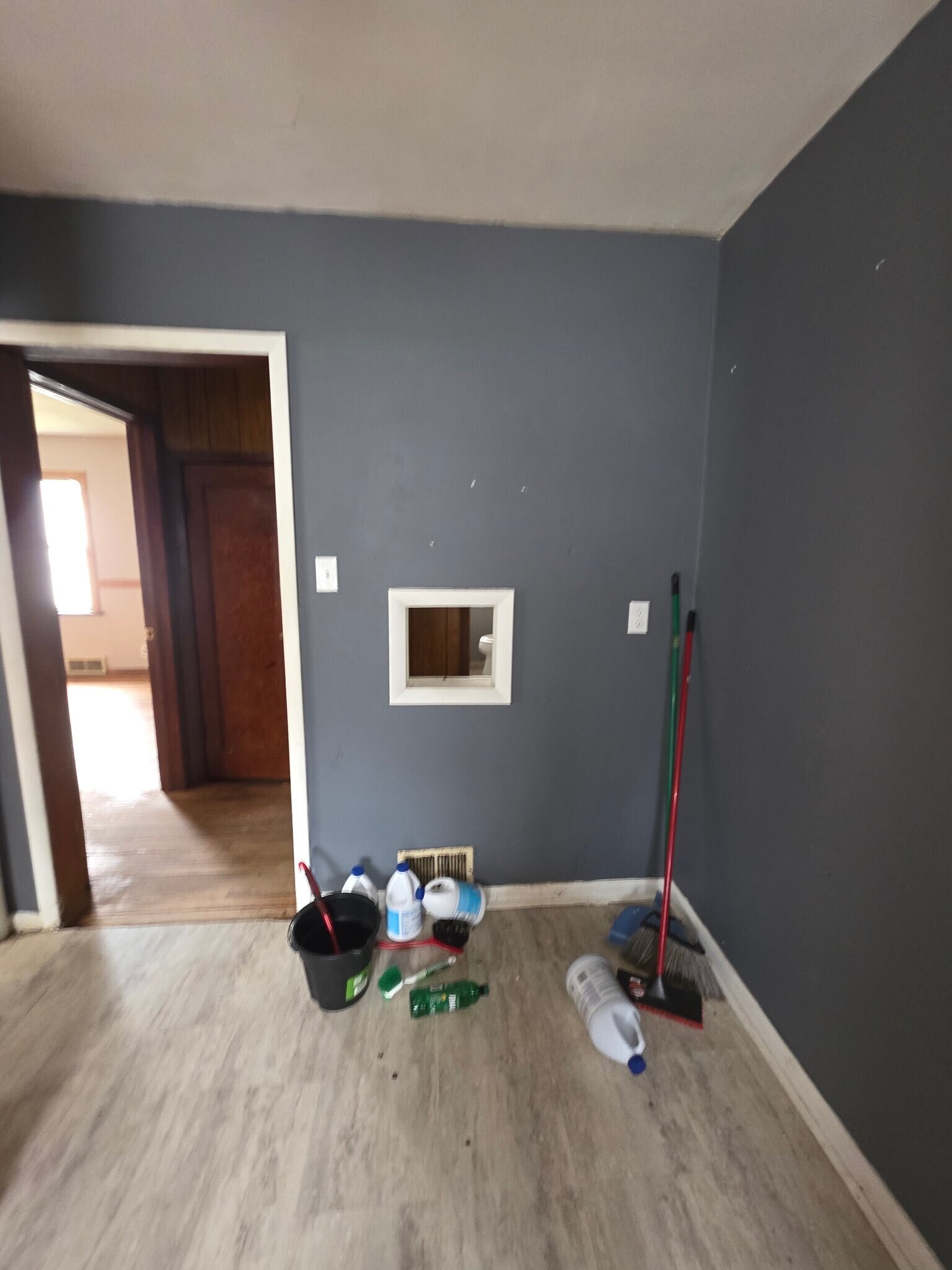 Building Photo - 1818 E Clay St