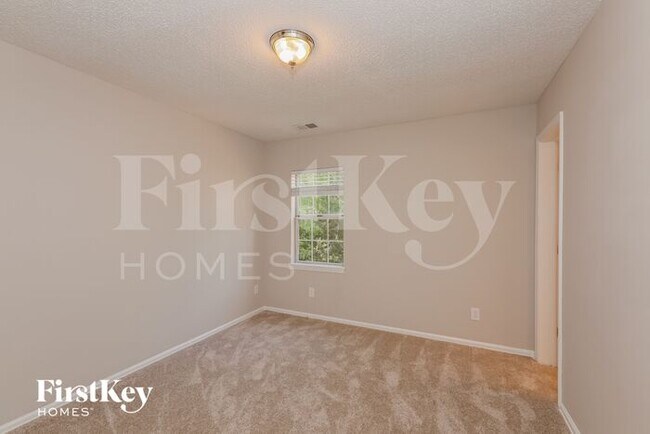 Building Photo - 13835 Poppleton Ct