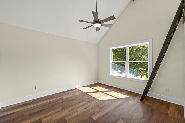 Building Photo - 1620 Chevron Way