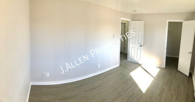 Building Photo - 1805 Parker Cir