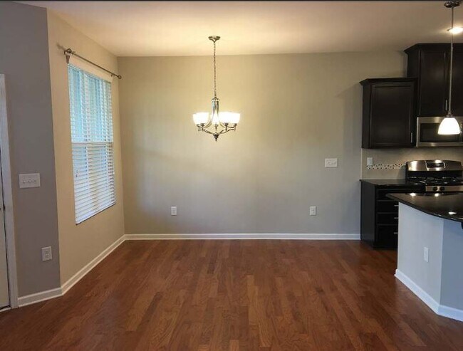 Building Photo - 727 Treviso Ln