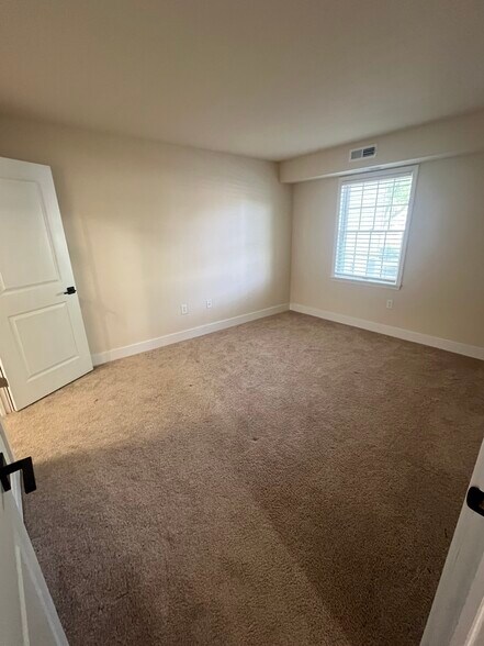 Primary Bedroom - 620 Manatawny St