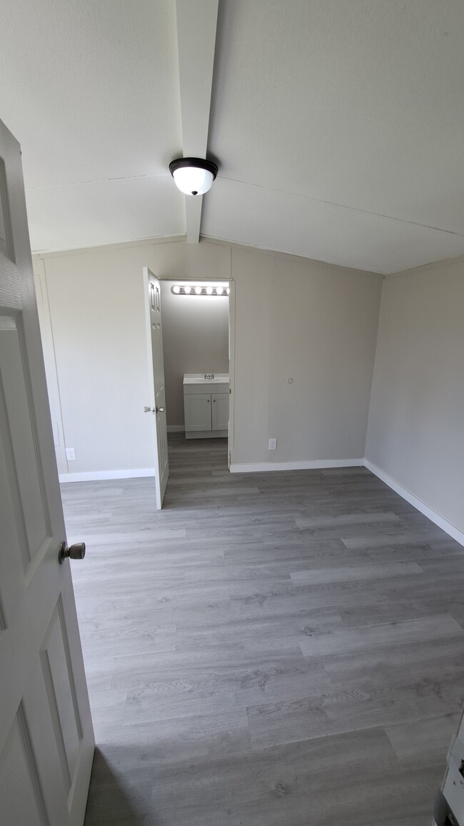 Building Photo - 113 Novits Nook Ct