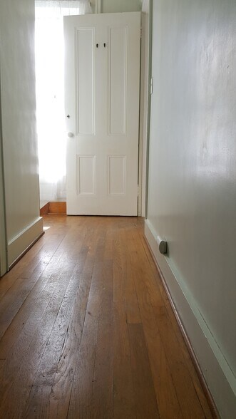 Building Photo - 38 Pleasant St