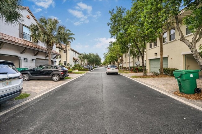 Building Photo - 4025 Cascada Cir